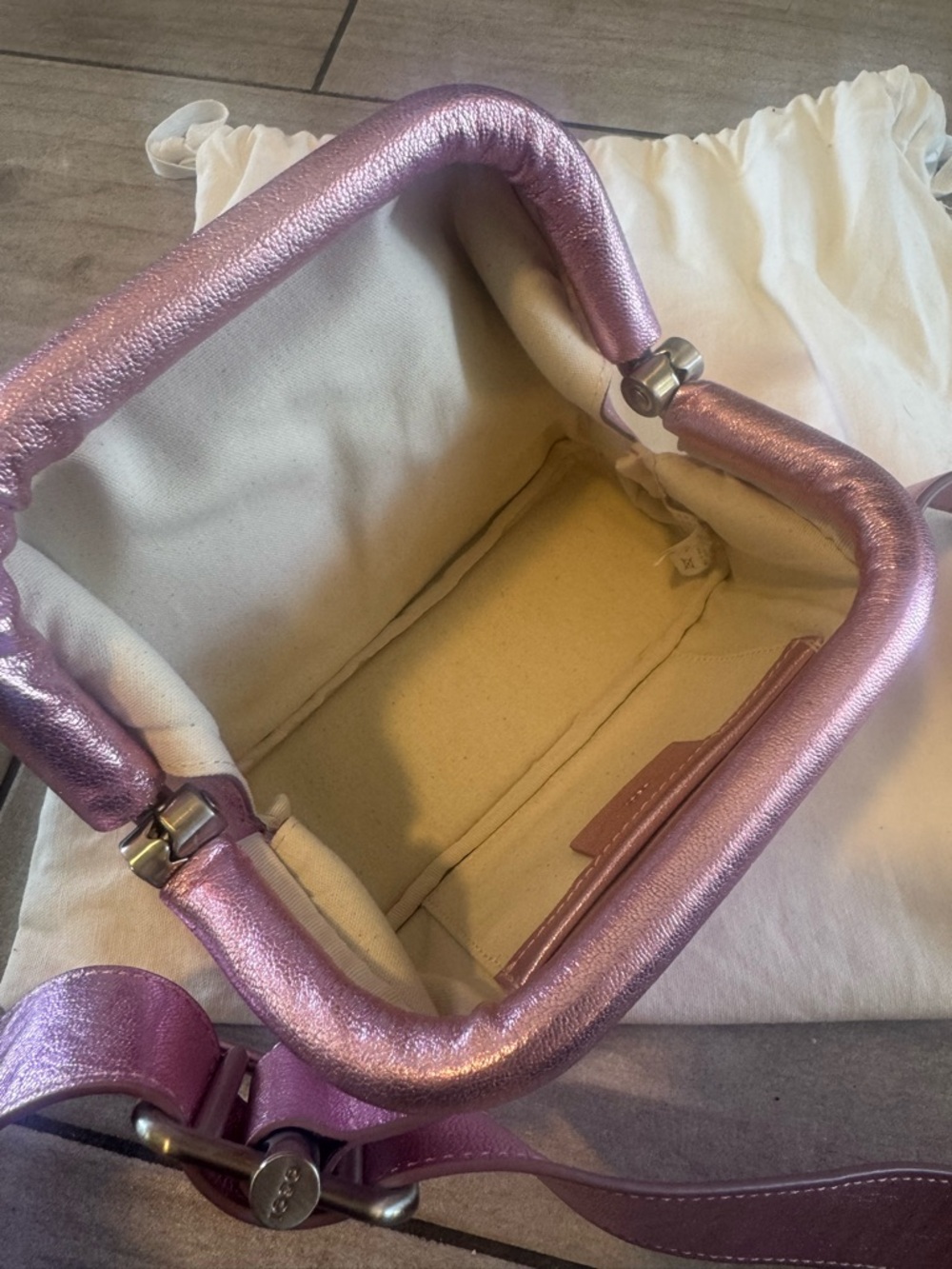 Osoi brot Crossbody bag Metallic Pink Leather - Picture 7 of 13